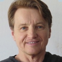 Associate Professor Chris Straayer